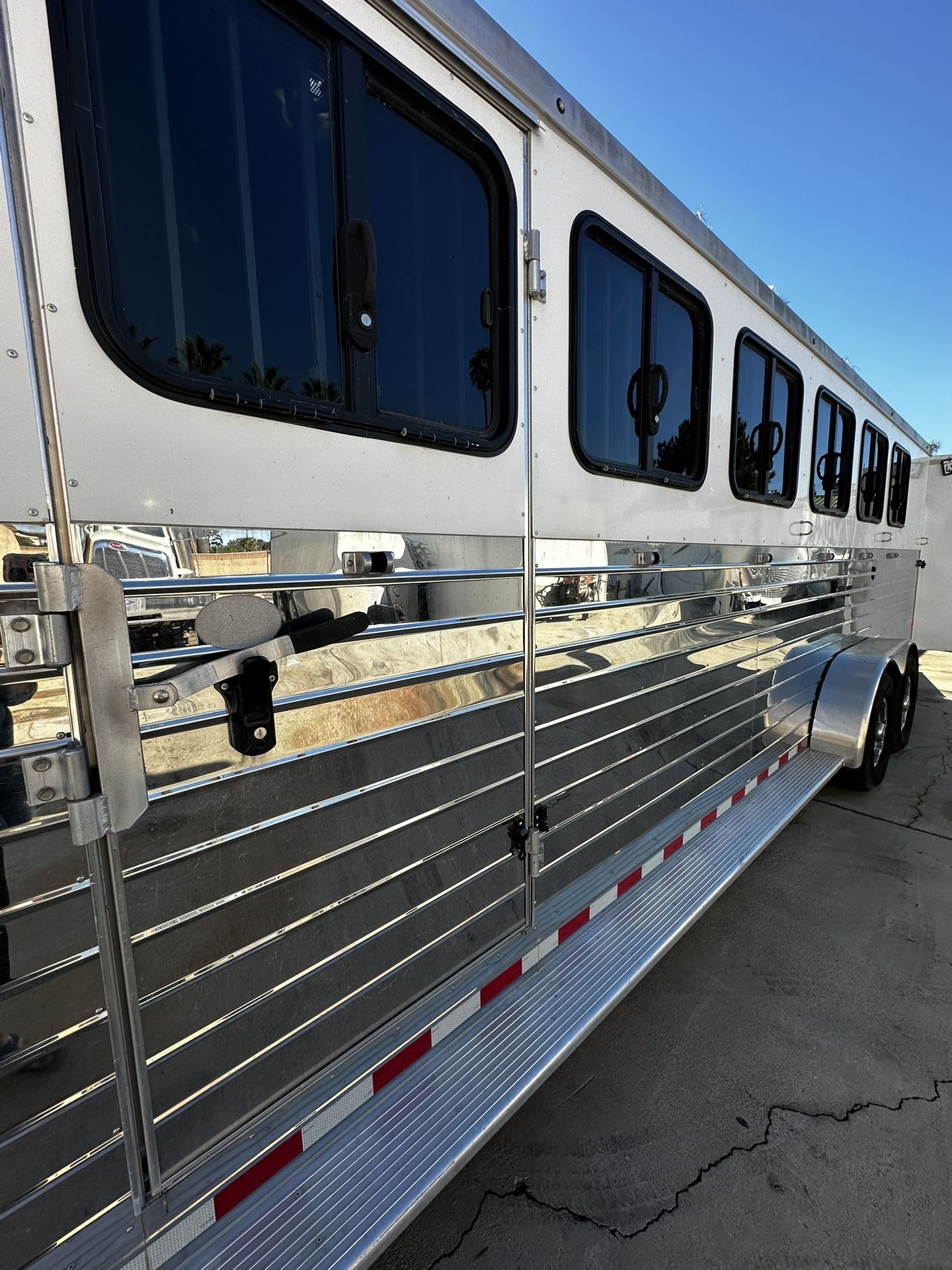 Sundowner 2019 6 Horse Slant Load Trailer
