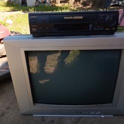 TV With VHS & VHS/DVD Player 