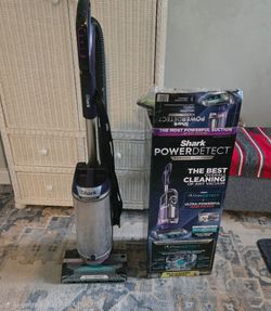 Shark power detect upright vacuum cleaner model AZ4000 series