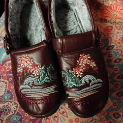 Cozy Soft Burgundy Slip On Shoes Women's 7