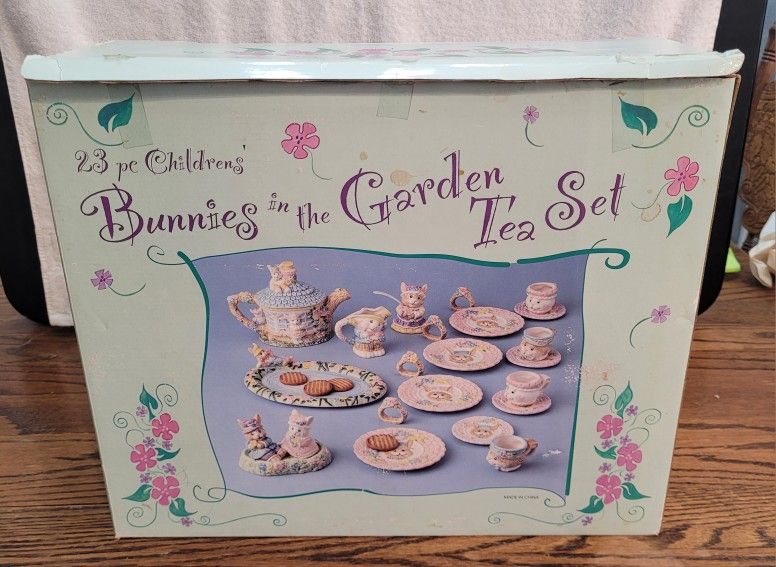 23 Pc. Bunnies In The Garden Tea Set