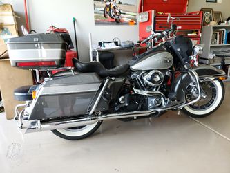 Vintage 1980 Harley Davidson Black Leather Studded Purse. In pristine  condition. for Sale in Burkburnett, TX - OfferUp