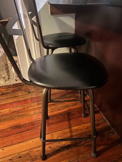 Set of 3 black bar stools