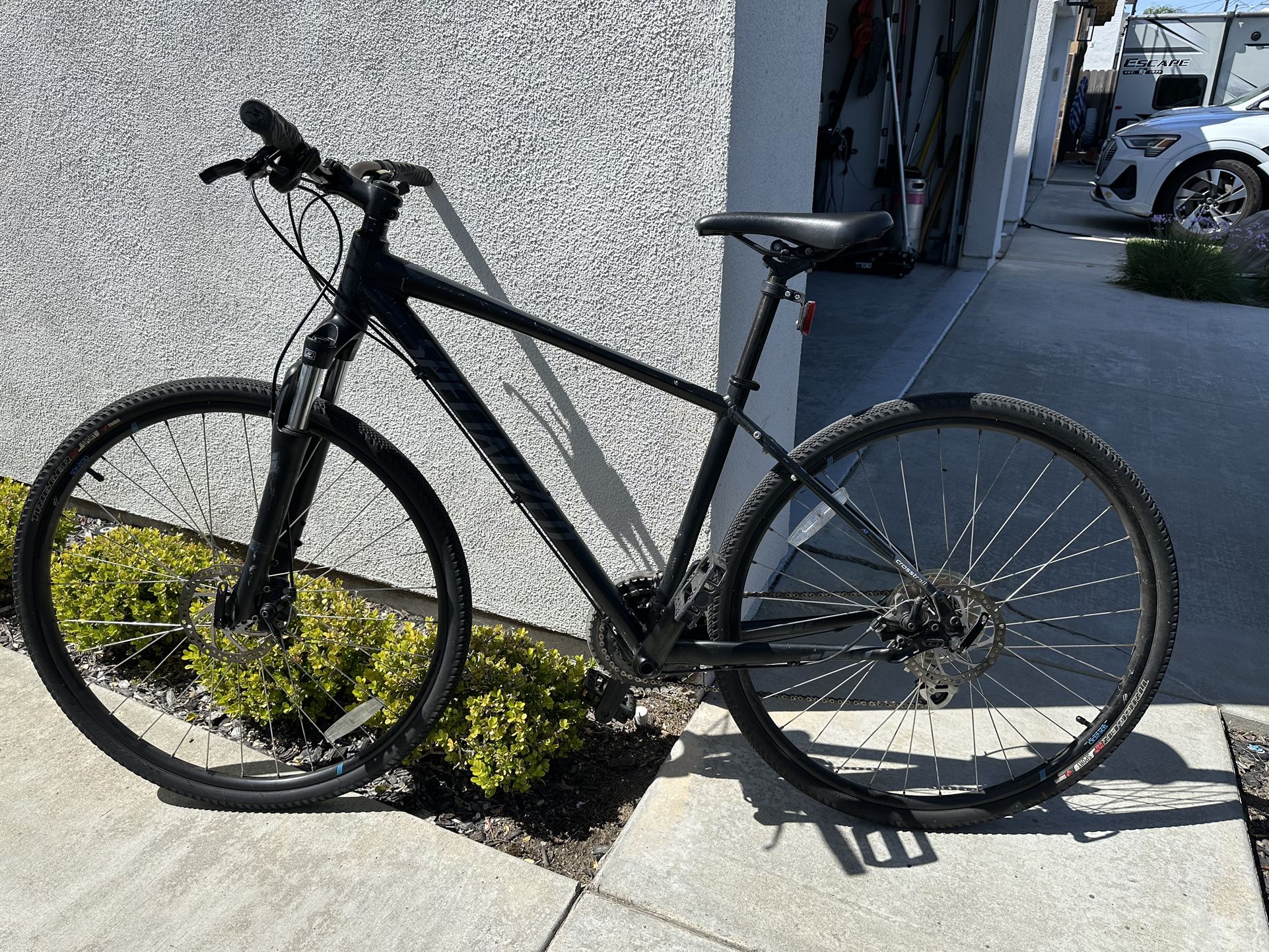 Specialized CrossTrail Disc Bike, All Black