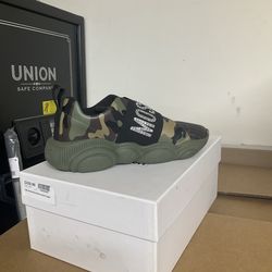 Moschino shoes/boots