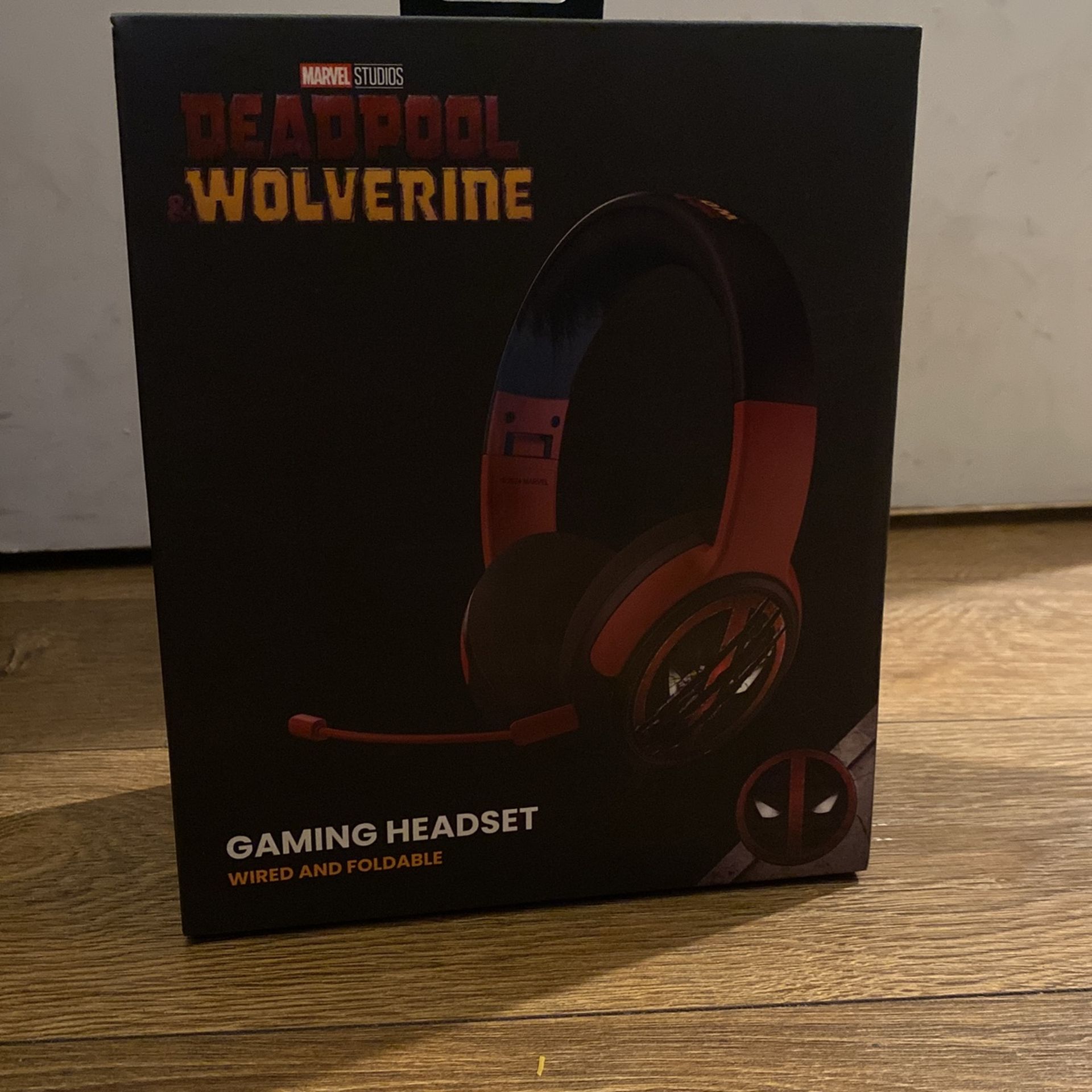 Deadpool and Wolverine mic
