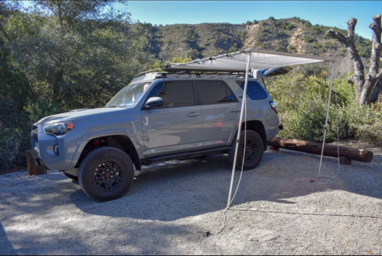 Yakima 6.5β Slim Shady Awning