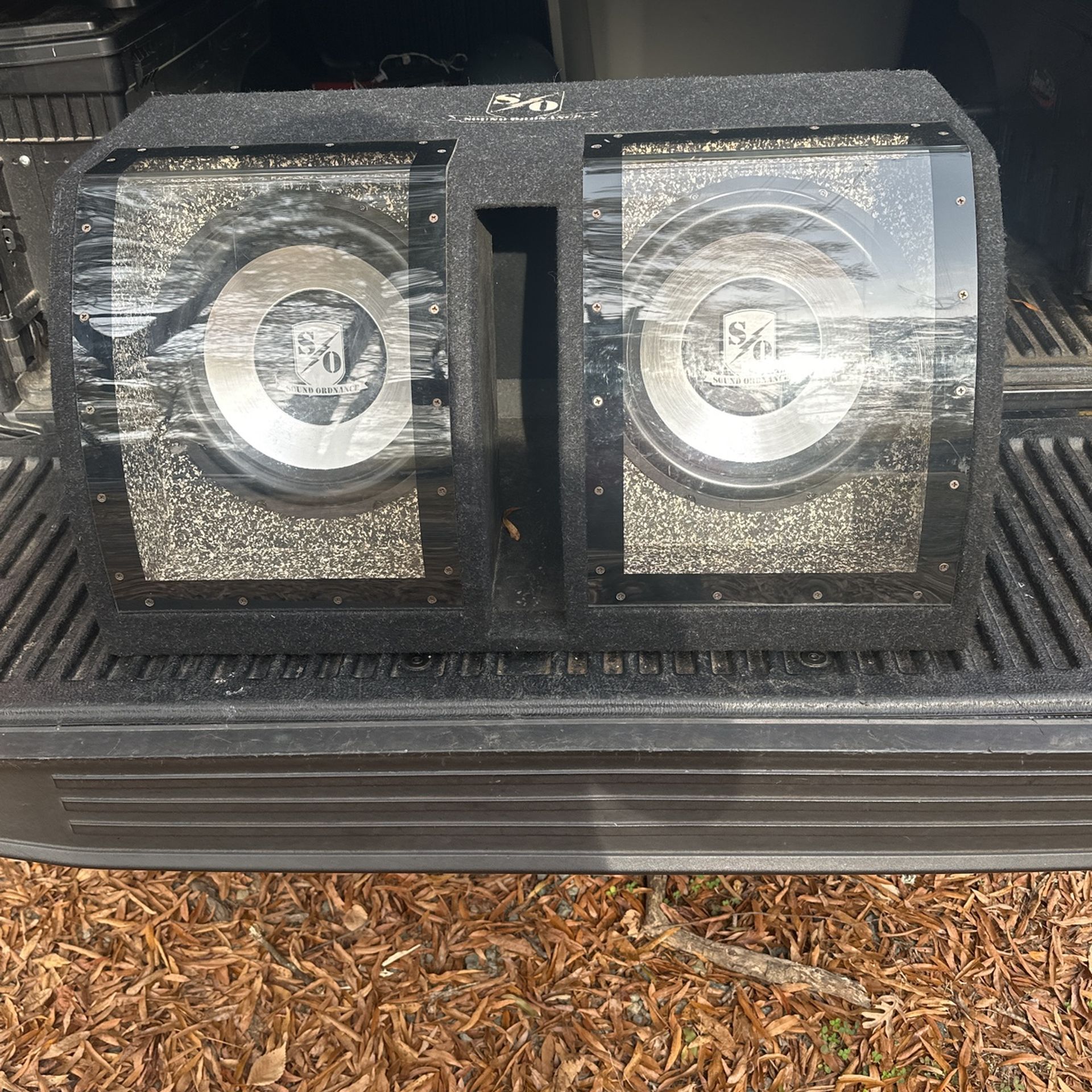 Dual 10” Subwoofers W/ Amp