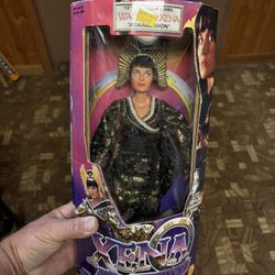 Xena Warrior Princess 12” action figure. Warlord Xena-NIB, Toy Biz from 1999