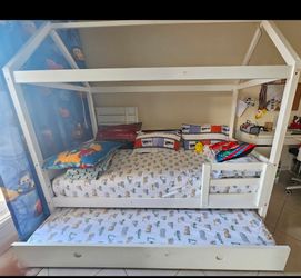 Complete Kids House Bed with Pull-Out Trundle & 2 Mattresses!
