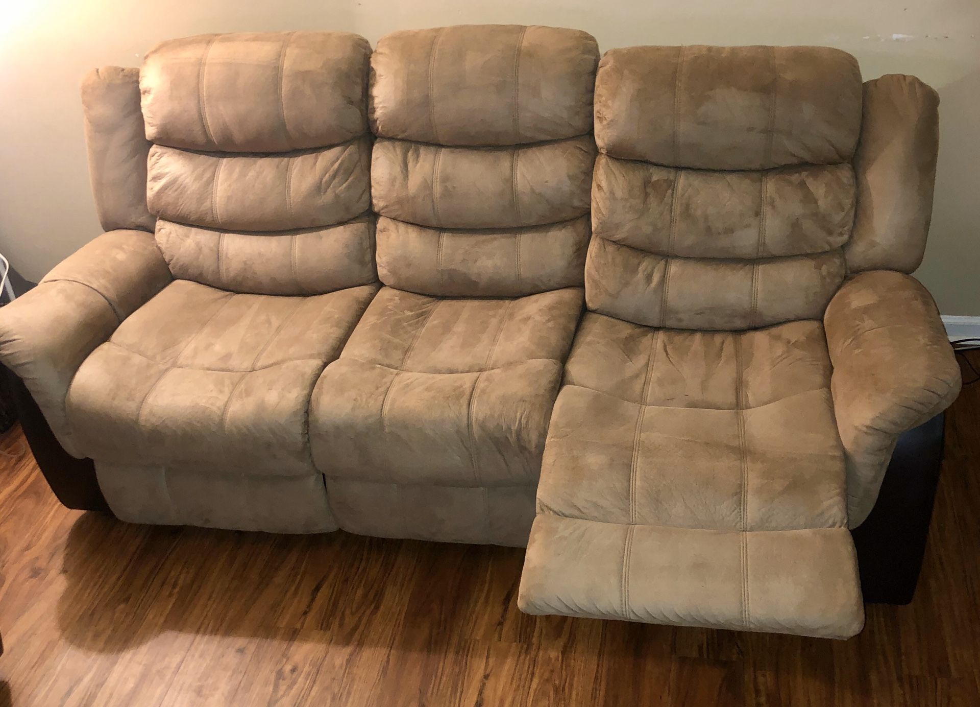 Badcock Couch recliner set *as is* for Sale in Jupiter, FL OfferUp
