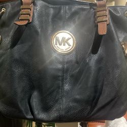 Cute Michael Kors Large Bag In Good Condition 