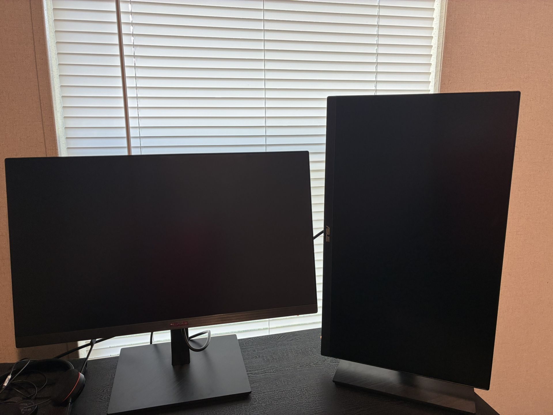 2 24” Asus Monitors Brand New (used 1 Week) With Dual Monitor Dock/stand