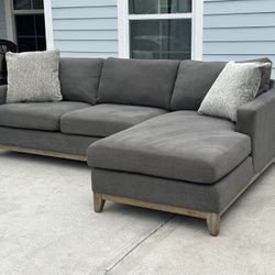 Modern Grey Sectional Couch - Delivery Included 🛻