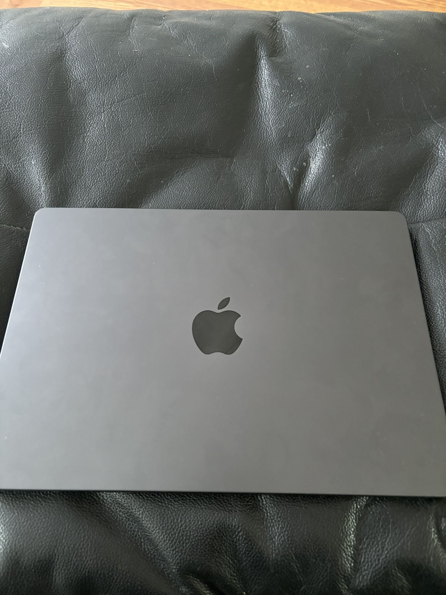 MacBook Pro M3 14” Space black