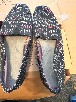 Womans limited edition Toms