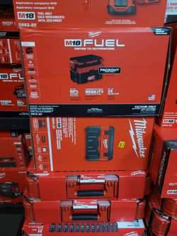 MILWAUKEE WET / DRY VACUUM 