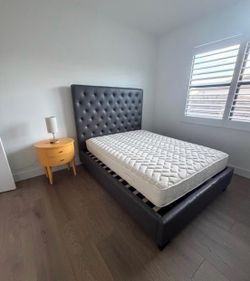 Complete Bedroom Set – Bed, Mattress, Nightstand & Lamp Included