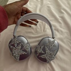 Purple Airpod Max 