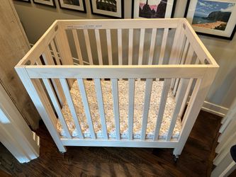 Babyletto Mini Crib + Newton Mini Crib Mattress