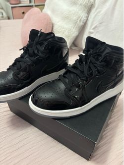 Air Jordan 1 Mid SE