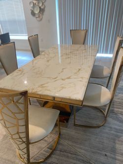 Beautiful dining set  lv