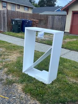 Curb alert: Free white cube shelf