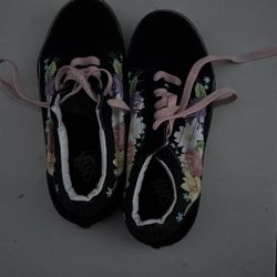 VANS- Black With Flowers - Size 3 US KIDS 