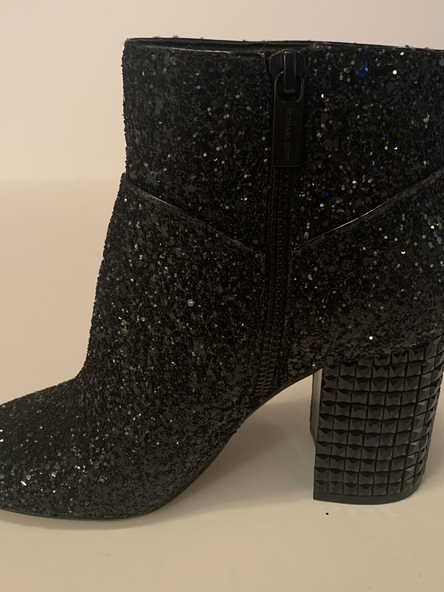 Michael Kors Women’s Black Arabella Ankle Boot Glitter Fabric Size 5