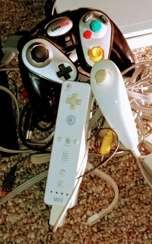 Wii Console ... Controllers - Memory Stick