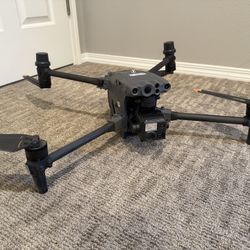 DJI M30T (Thermal) + Case + RC + BS30 Charging Station + 4 BS30 batteries