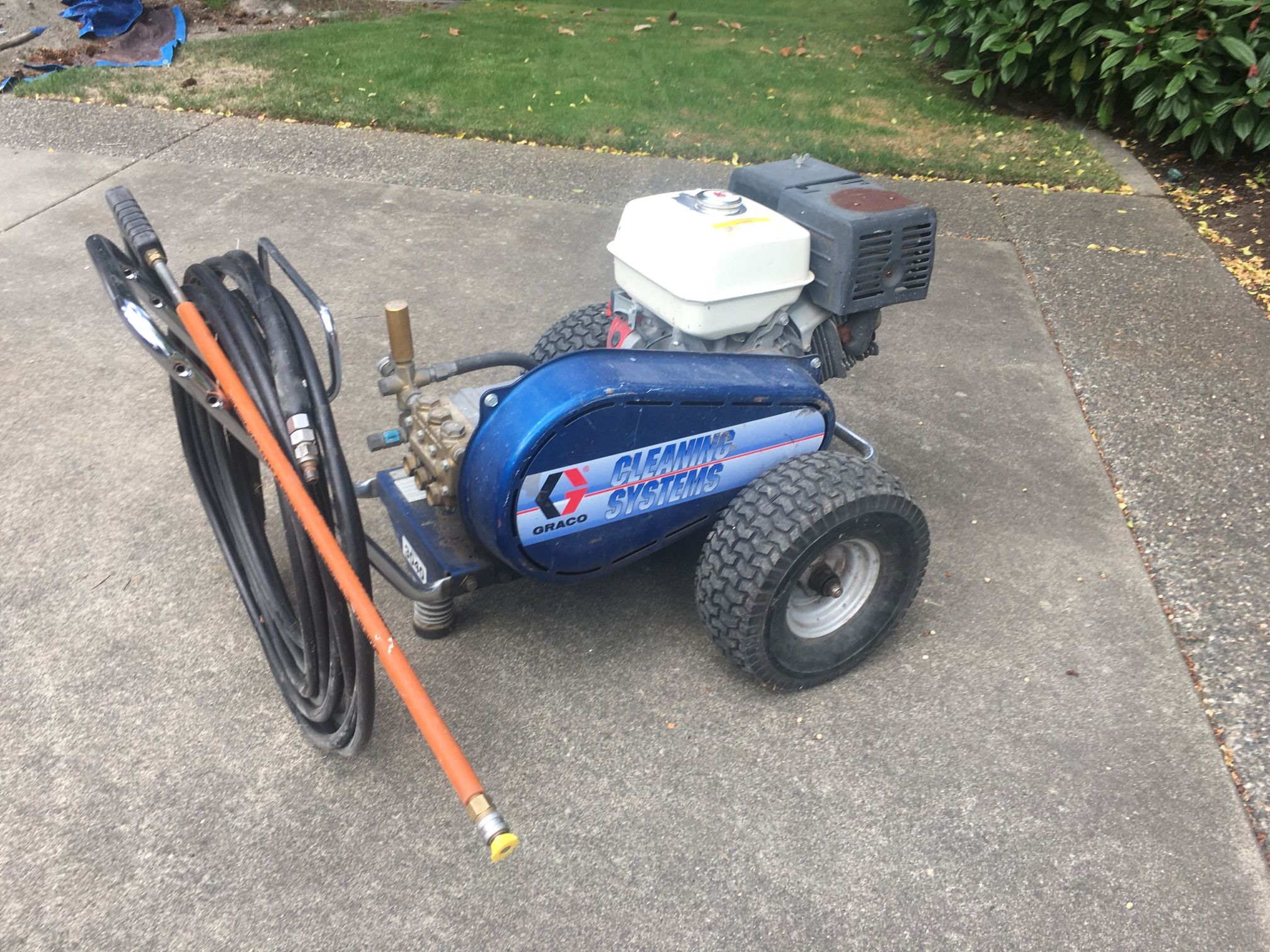 GRACO  - Commercial Power Washer