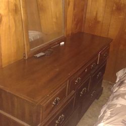 Dresser/mirror/night Stand 