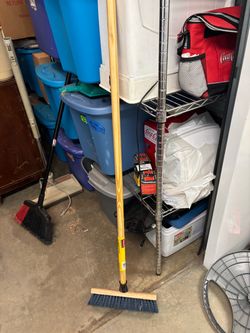 Deck brush with Wood Handle