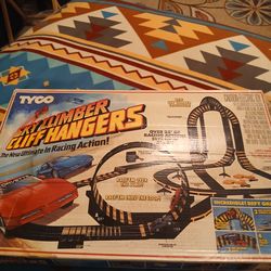 Tyco Sky Climbers Cliff Hangers set "PLEASE READ "