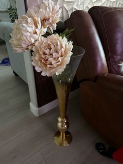 Vase with flowers