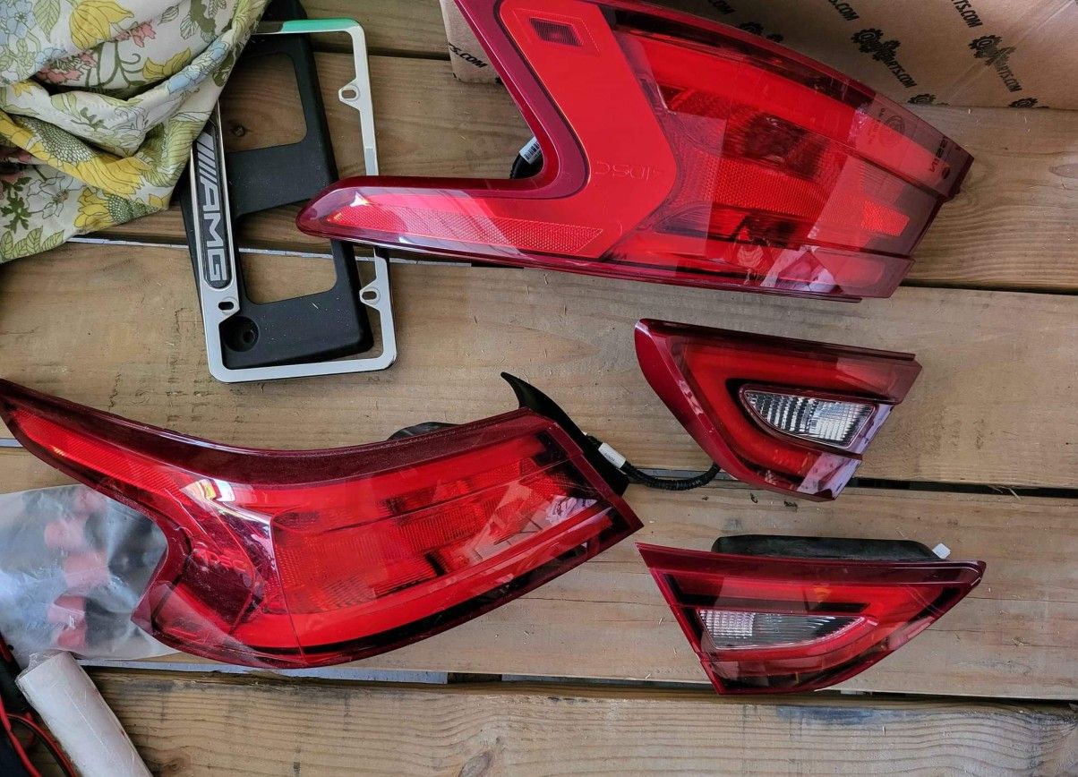2016-2018 Nissan Maxima rear tail lights set