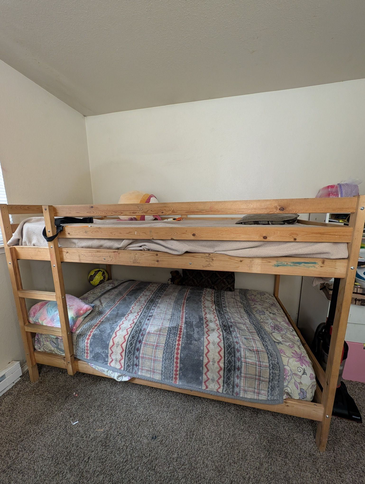 Bunk bed with mattress