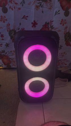 SPEAKER USED LIKE NEW, Onn brand Party Speaker L