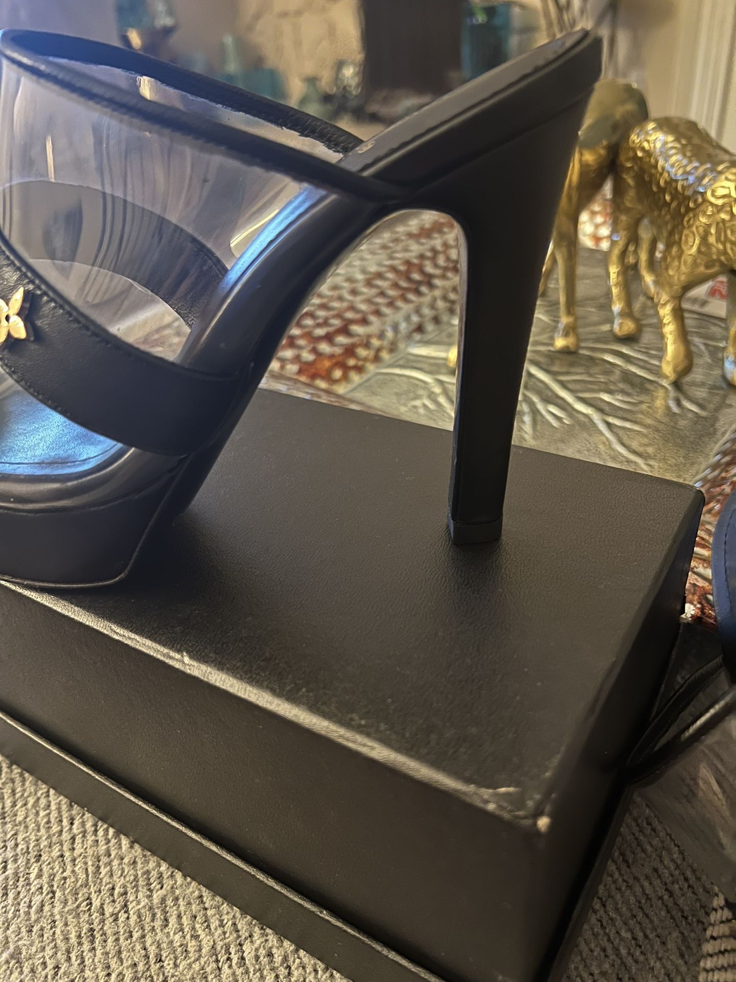 Authentic louis Vuitton Heels for Sale in Troy, MI - OfferUp