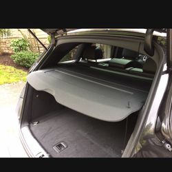 Audi Q5 trunk lid Like new,Black Original Audi accessory Fits 2009-2017 models.