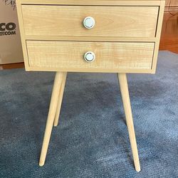 Night stand with 2 drawers