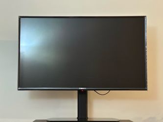 LG UHD 43” LED TV – Swivel Glass Stand, Remote & Box Included