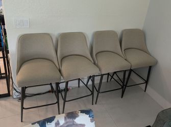 Set of 4 Modern Upholstered Counter Stools – Light Gray / Beige (Excellent Condition)