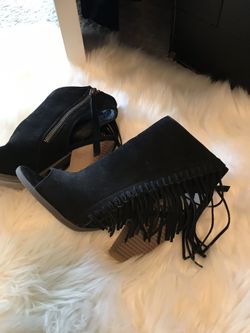 Fringe suede booties size 6