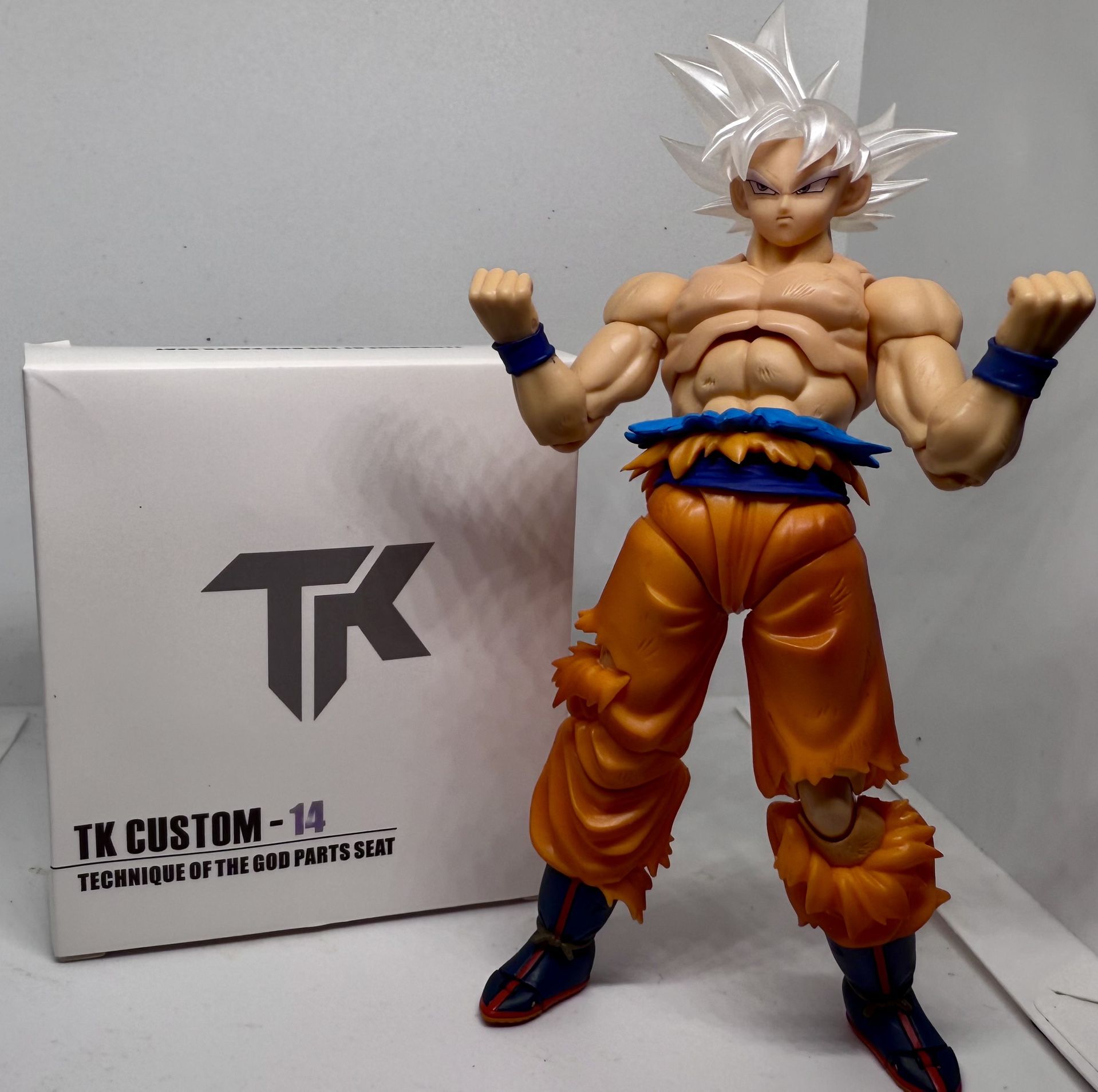 TK Custom-14 Ultra Instinct Headset – SHF Goku Fit (1/12 Scale)