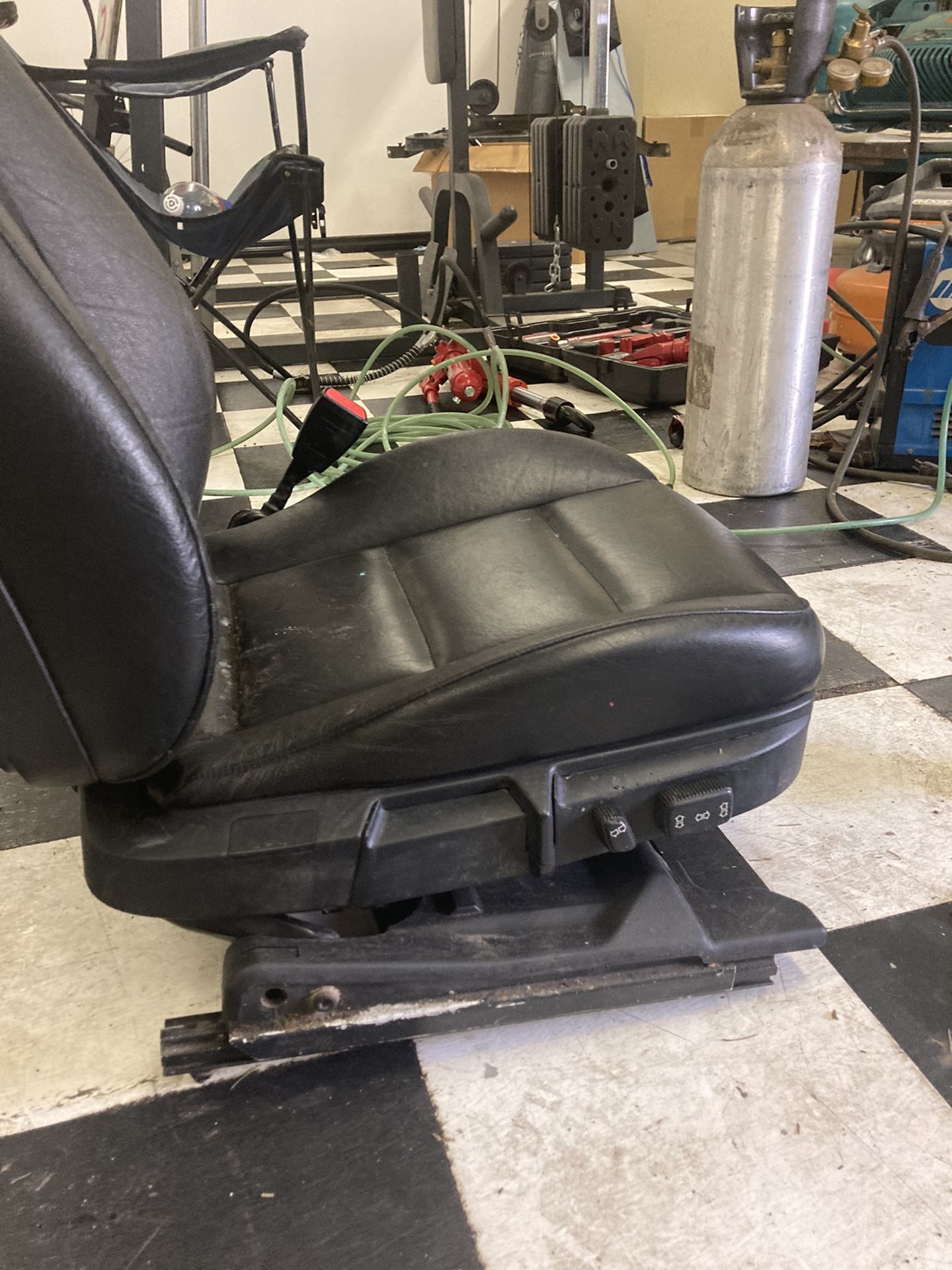1997 BMW 328 Passenger Seat