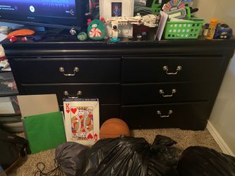 Free black 6 drawer dresser with mirror