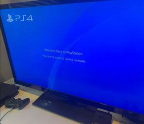 PLAYSTATION 4