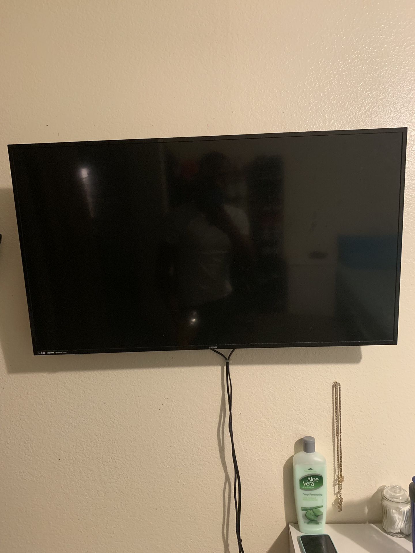 40 inch Sanyo Smart Tv.